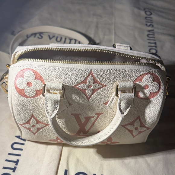 Louis Vuitton Monogram Empreinte Speedy Bandouliere 20 - Picture 4 of 12